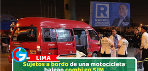 Sujetos a bordo de una motocicleta balean combi en SJM